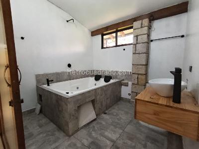 Casa de 5 alcobas en arriendo en Provenza, Medellín, 1000 m² · foto 18 de 20