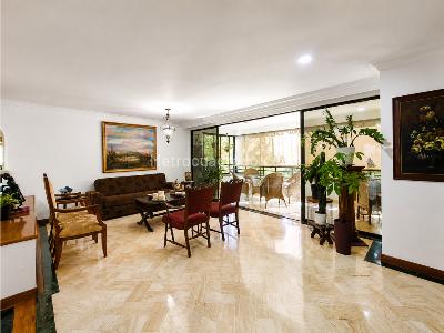 Apartamento de 3 alcobas en venta en Los Balsos N 1, Medellín, 193 m² · foto 3 de 19