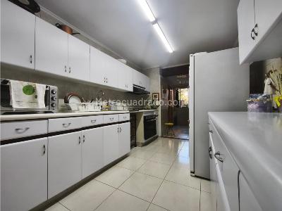 Apartamento de 3 alcobas en venta en Los Balsos N 1, Medellín, 193 m² · foto 8 de 19