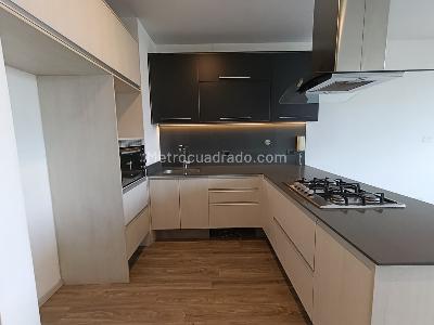 Apartamento de 1 alcoba en arriendo en Los Balsos, Medellín, 77 m² · foto 4 de 20
