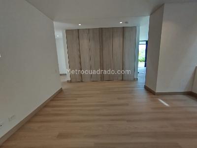 Apartamento de 3 alcobas en arriendo en Llano Grande, Rionegro, 290 m² · foto 3 de 19