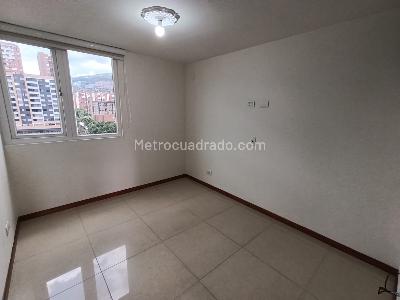 Apartamento de 3 alcobas en arriendo en Los Colores, Medellín, 94 m² · foto 15 de 24