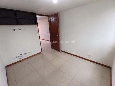 Apartamento de 3 alcobas en arriendo en Los Colores, Medellín, 94 m² · foto 16 de 24