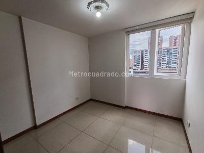 Apartamento de 3 alcobas en arriendo en Los Colores, Medellín, 94 m² · foto 17 de 24