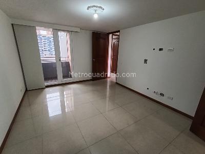 Apartamento de 3 alcobas en arriendo en Los Colores, Medellín, 94 m² · foto 20 de 24