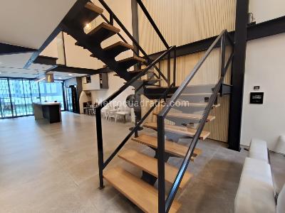 Casa de 4 alcobas en arriendo en La Castellana, Medellín, 330 m² · foto 5 de 20