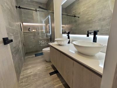 Casa de 4 alcobas en arriendo en La Castellana, Medellín, 330 m² · foto 19 de 20