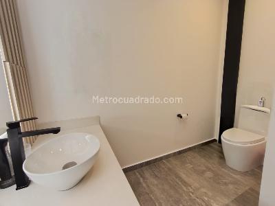 Casa de 4 alcobas en arriendo en La Castellana, Medellín, 330 m² · foto 20 de 20