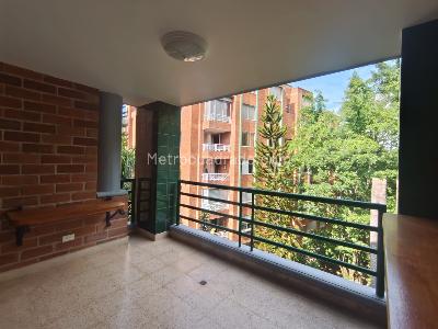 Apartamento de 3 alcobas en arriendo en Conquistadores, Medellín, 175 m² · foto 2 de 20
