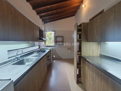 Apartamento de 3 alcobas en arriendo en Conquistadores, Medellín, 175 m² · foto 5 de 20