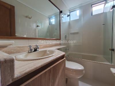 Apartamento de 3 alcobas en arriendo en Conquistadores, Medellín, 175 m² · foto 14 de 20