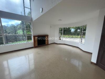 Casa de 5 alcobas en arriendo en Loma Del Escobero Envigado, Envigado, 350 m² · foto 6 de 20