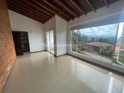 Casa de 5 alcobas en arriendo en Loma Del Escobero Envigado, Envigado, 350 m² · foto 16 de 20