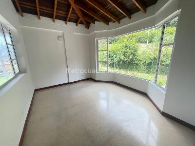 Casa de 5 alcobas en arriendo en Loma Del Escobero Envigado, Envigado, 350 m² · foto 17 de 20
