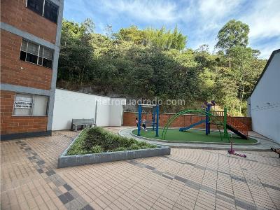 Apartamento de 3 alcobas en venta en San Jose, Sabaneta, 58 m² · foto 19 de 20