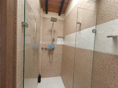 Casa de 4 alcobas en venta en Santa Teresita, Medellín, 181 m² · foto 10 de 12