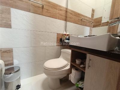 Casa de 4 alcobas en venta en Santa Teresita, Medellín, 181 m² · foto 11 de 12