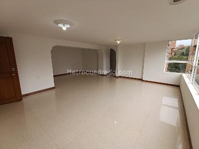 Apartamento de 3 alcobas en arriendo en Laureles Medellin, Medellín, 180 m² · foto 2 de 20