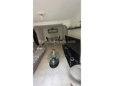 Apartamento en venta en Almeria, Medellín · foto 2 de 8