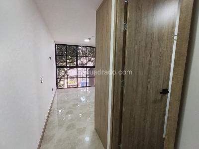 Apartamento de 1 alcoba en arriendo en Boston, Medellín, 18 m² · foto 1 de 8