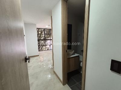 Apartamento de 1 alcoba en arriendo en Boston, Medellín, 18 m² · foto 1 de 8