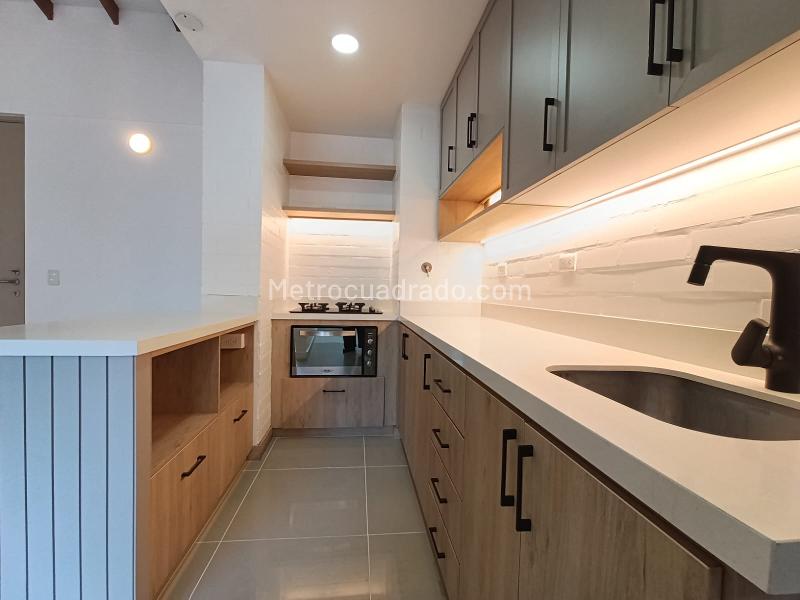 Piso – Envigado, barrio los naranjos, Valle de Aburrá - Más