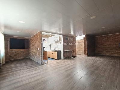 Casa de 5 alcobas en venta en 12 De Octubre, Bogotá, 178 m² · foto 2 de 13