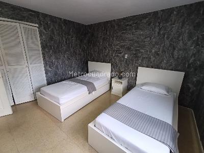 Apartamento de 4 alcobas en arriendo en Florida Nueva, Medellín, 130 m² · foto 7 de 18