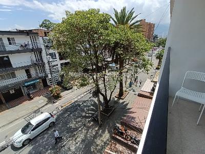 Apartamento de 4 alcobas en arriendo en Florida Nueva, Medellín, 130 m² · foto 13 de 18