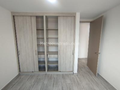 Apartamento de 3 alcobas en arriendo en Los Alpes, Medellín, 93 m² · foto 7 de 18