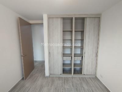 Apartamento de 3 alcobas en arriendo en Los Alpes, Medellín, 93 m² · foto 9 de 18