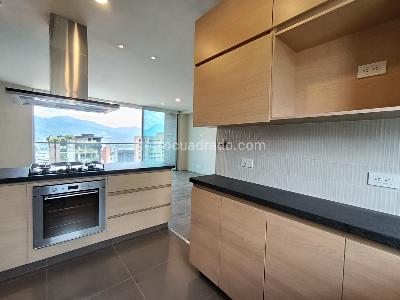 Apartamento de 2 alcobas en arriendo en Alejandria, Medellín, 104 m² · foto 12 de 20