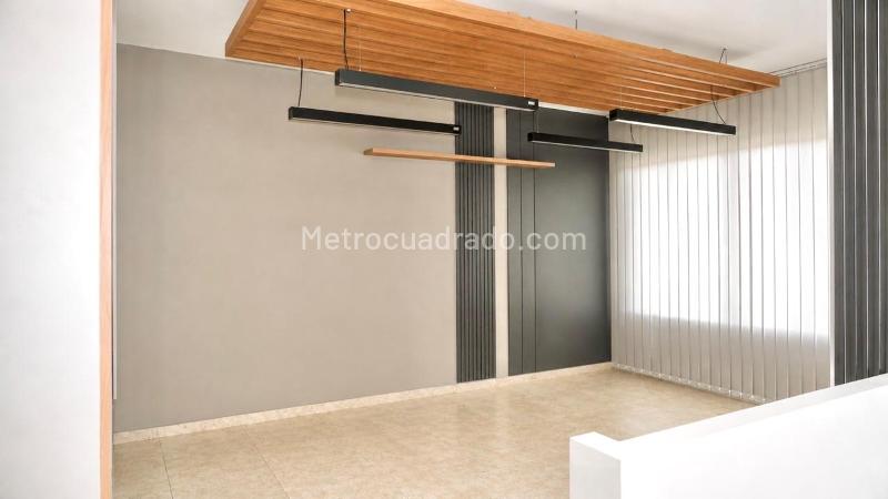Edificio de Oficinas en Arriendo, Av Sur, Pereira - Más