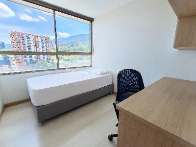 Apartamento de 2 alcobas en arriendo en Loma Del Esmeraldal, Envigado, 86 m² · foto 3 de 15