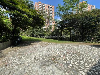 Casa de 5 alcobas en arriendo en El Trianon, Envigado, 1300 m² · foto 7 de 20