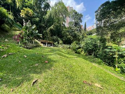 Casa de 5 alcobas en arriendo en El Trianon, Envigado, 1300 m² · foto 8 de 20