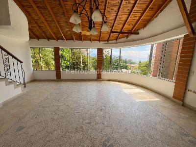 Casa de 5 alcobas en arriendo en El Trianon, Envigado, 1300 m² · foto 11 de 20