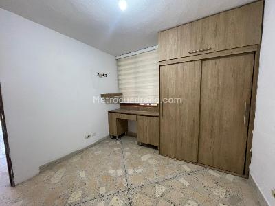 Casa de 5 alcobas en arriendo en El Trianon, Envigado, 1300 m² · foto 13 de 20