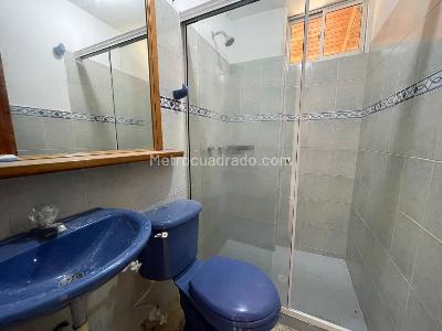 Casa de 5 alcobas en arriendo en El Trianon, Envigado, 1300 m² · foto 15 de 20