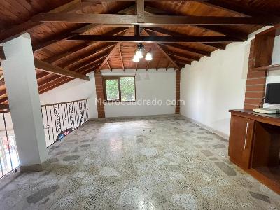 Casa de 5 alcobas en arriendo en El Trianon, Envigado, 1300 m² · foto 16 de 20