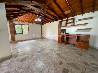 Casa de 5 alcobas en arriendo en El Trianon, Envigado, 1300 m² · foto 17 de 20