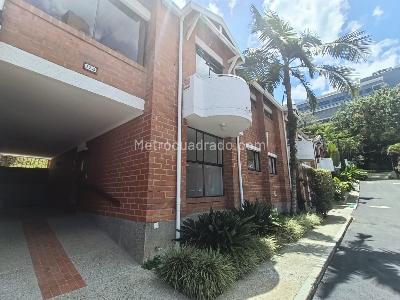 Casa de 4 alcobas en arriendo en El Tesoro, Medellín, 250 m² · foto 1 de 20