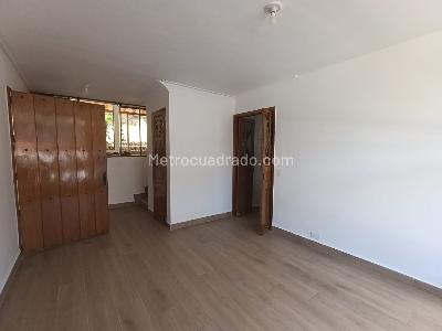 Casa de 4 alcobas en arriendo en El Tesoro, Medellín, 250 m² · foto 4 de 20