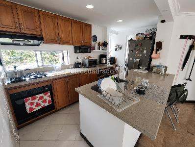 Apartamento de 2 alcobas en arriendo en San Lucas, Medellín, 100 m² · foto 2 de 14