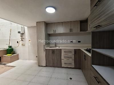 Casa de 3 alcobas en arriendo en El Tesoro, Medellín, 220 m² · foto 6 de 20