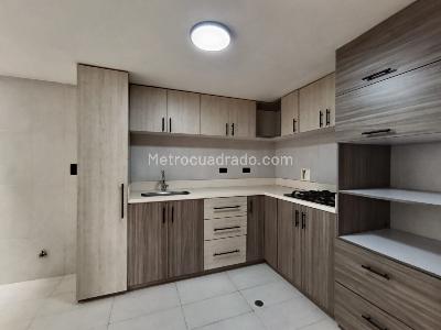 Casa de 3 alcobas en arriendo en El Tesoro, Medellín, 220 m² · foto 7 de 20