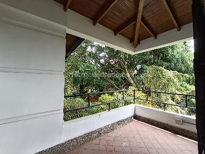 Casa de 3 alcobas en arriendo en El Tesoro, Medellín, 220 m² · foto 11 de 20