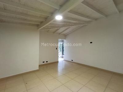Casa de 3 alcobas en arriendo en El Tesoro, Medellín, 220 m² · foto 15 de 20