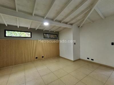 Casa de 3 alcobas en arriendo en El Tesoro, Medellín, 220 m² · foto 16 de 20