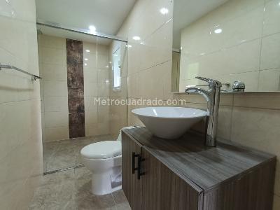 Casa de 3 alcobas en arriendo en El Tesoro, Medellín, 220 m² · foto 17 de 20
